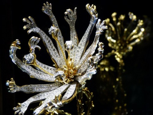 Salvador Dali Living Flower, 1959. Gold, diamonds, malachite base
