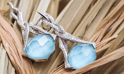 Earrings with blue stones