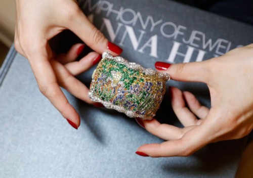 Anna Hu. Bracelet with precious stones