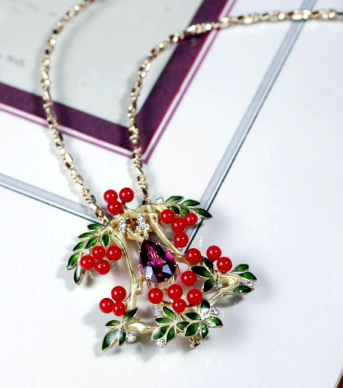 Necklace red currant