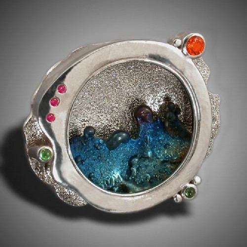 Clay, silver, sand. Holi Gage