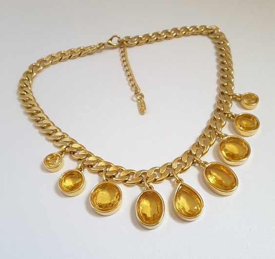 GOLD BULLION NECKLACE WITH DANGLE YELLOW GLASS STONES