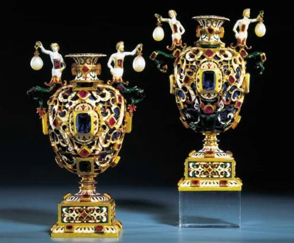 Pair of Renaissance jewelry vases with mermaid handles, gold, emeralds, rubies, sapphires and enamel, 11 cm high, probably by Alfred André, Paris, circa 1860