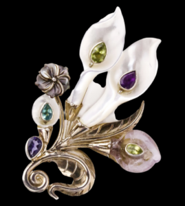 Sajen Brooch - pendant, mother-of-pearl and semi-precious stones. 1990s. Size 5.7 cm x 4.2 cm.