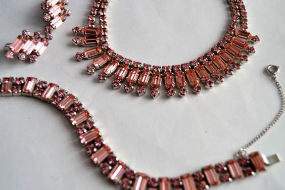 Pink crystal jewelry set.