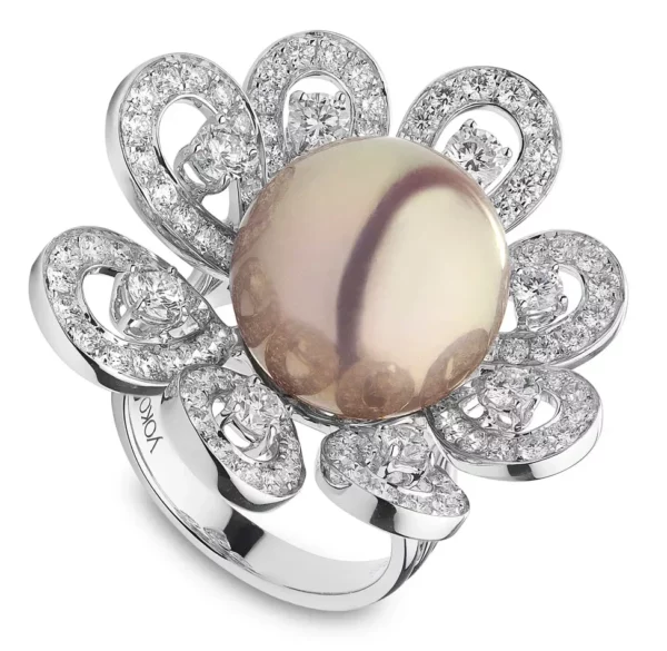 Yoko ring from the Vigneto collection.