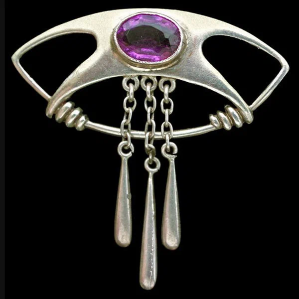 Art Nouveau brooch silver amethyst Theodor Fahrner circa 1905.