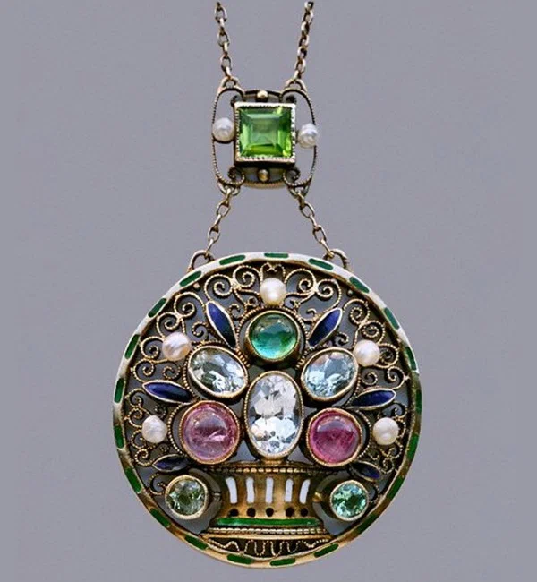 Art Nouveau pendant silver gilt enamel tourmalines zircons peridot pearls Theodor Fahrner circa 1906 1908.
