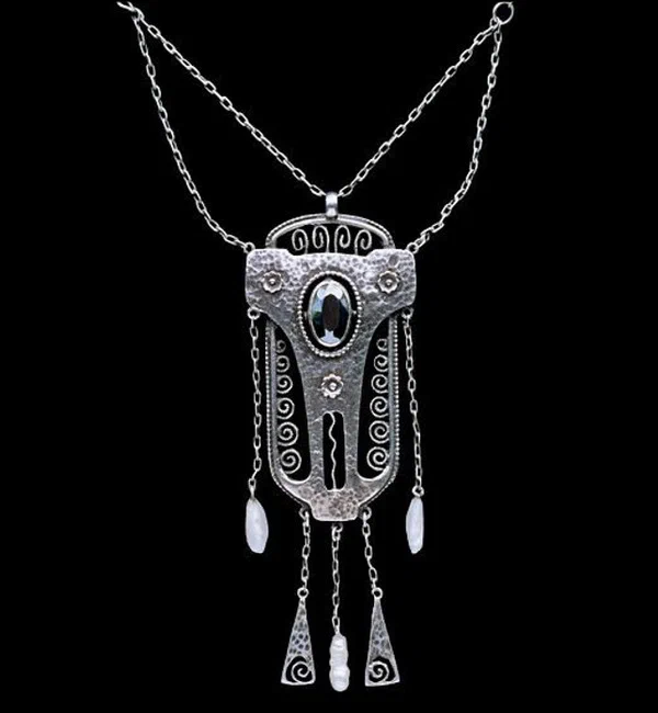 Art Nouveau pendant silver hematite pearl Theodor Fahrner circa 1908.
