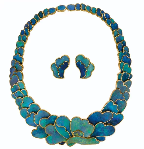 OPAL SET ANGELA CUMMINGS TIFFANY CO. The selling price is 68750