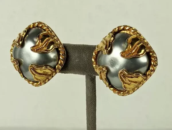 Dominique Aurientis Gray Pearl Earrings.