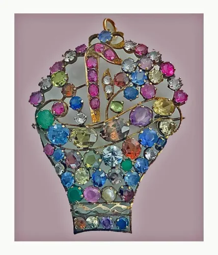 English Arts & Crafts Gold Pendant Brooch Pendant, circa 1930.