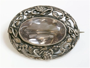 Single Stone Quartz Brooch.