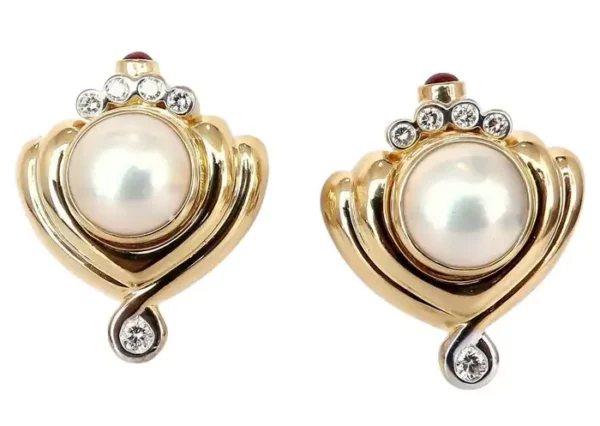 Lagos Mabe Pearls .60ct Diamonds Clip Earrings 18kt Gold. Lagos Mabe Pearls .60ct Diamonds Clip Earrings 18kt Gold.