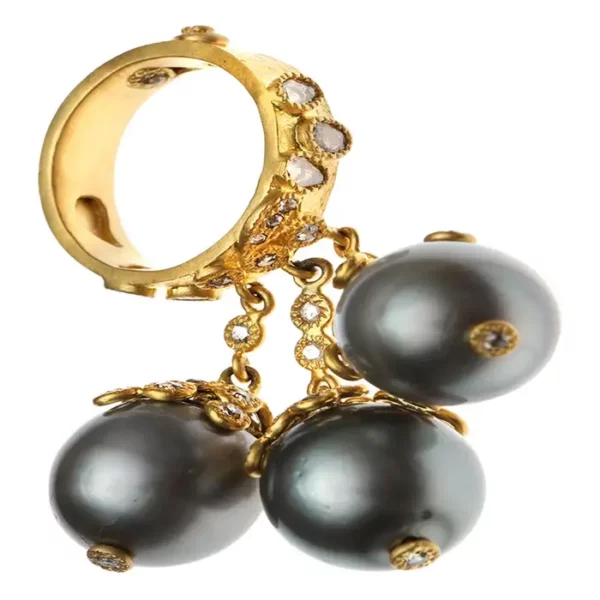 Three Hanging Tahitian Gray Pearls Ring with 1.74 Carat Diamonds.