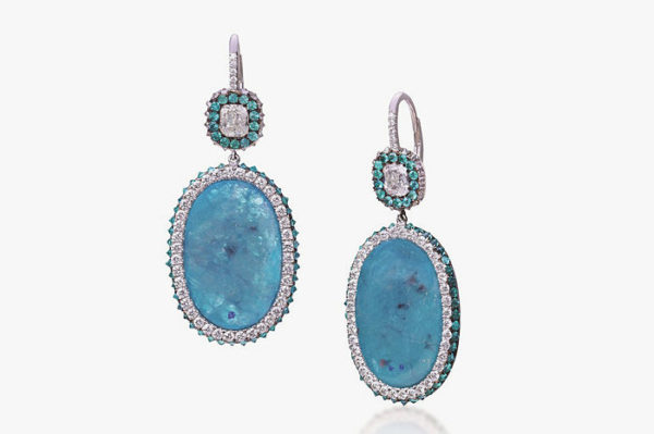 Southern California-based Lugano Diamonds definitely strives to make its beautiful clients stand out from the crowd. The earrings pictured here feature oval Paraiba tourmalines, each weighing an incredible 23 carats. They were set with 120 tiny diamonds and 112 of the same Paraiba tourmalines. The upper part of the earrings is also decorated with 2 cushion-cut diamonds of 0.28 carats each.