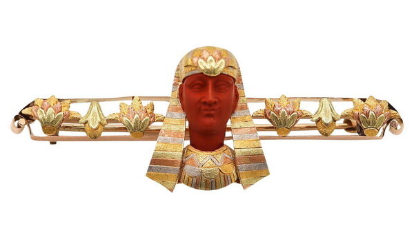 Gold brooch with carved image of a pharaoh in red jasper, Maison Birks, Canada, circa 1890.