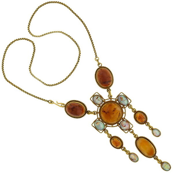 Gold necklace with amber and scarabs in carved opal, circa 1900.
