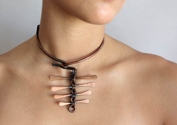 Necklace in cooper.