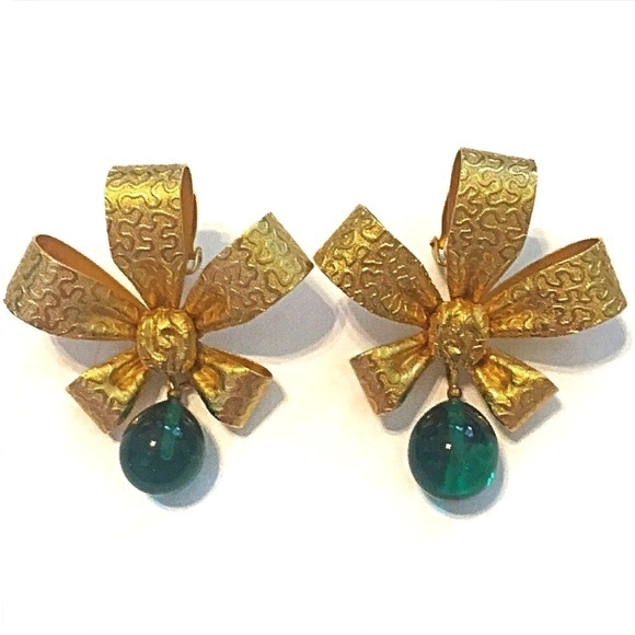 Gold plated stud earrings with drop pendants.