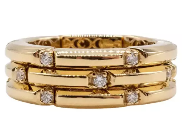 Gold ring and Articulated Diamonds.