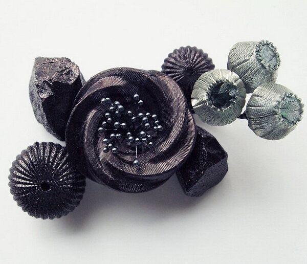 Black Brooch, Mariko Kusumoto.