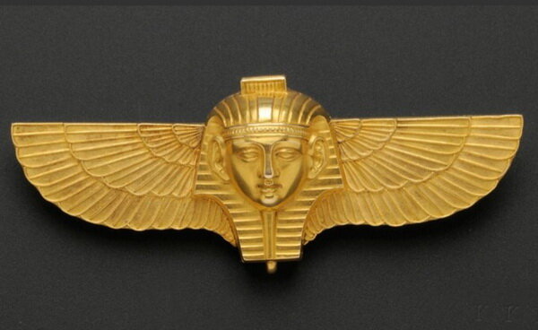 Gold brooch in Egyptian style, Ernesto Pierre, second half of the 19th century.