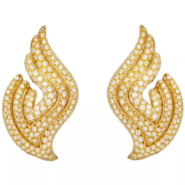 Henry Dunay 11.00 Carat Diamond Wing Earrings. Henry Dunay 11.00 Carat Diamond Wing Earrings.