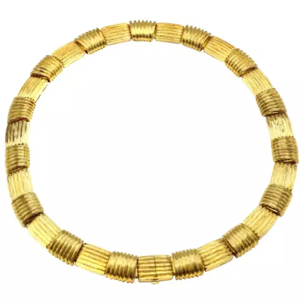 Henry Dunay 18 Karat Gold Necklace. Henry Dunay 18 Karat Gold Necklace.