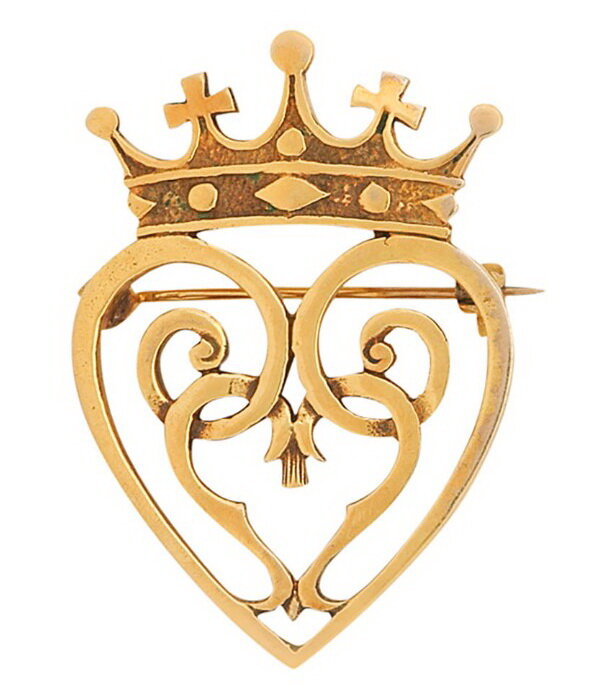 Luckenbooth brooch in gold. Luckenbooth brooch in gold.