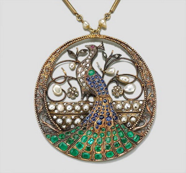 Pendant in gold with diamonds, emeralds, rubies, sapphires and pearls, France, circa 1910.