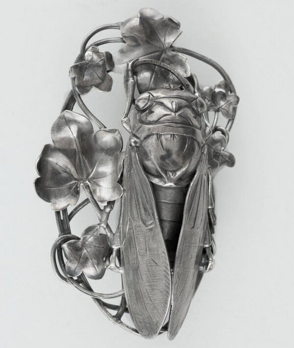 Silver brooch, Henri Husson, circa 1909, from the collection of the Museum of Fine Arts, Paris.