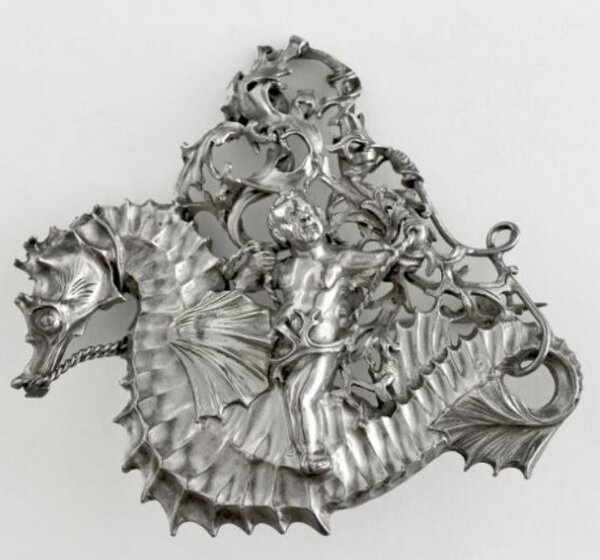 Silver brooch Hippocampus, Henri Husson, circa 1909, from the collection of the Museum of Fine Arts, Paris.