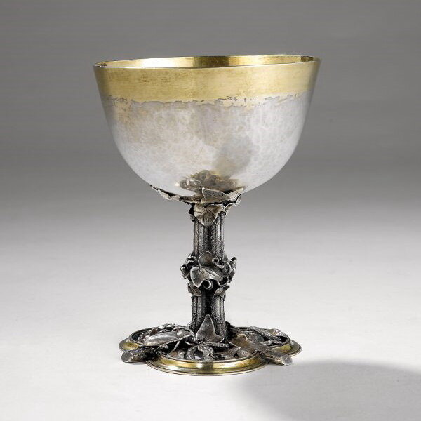 Silver goblet with applied ivy branch decoration, length 14 cm, Henri Husson, circa 1900.