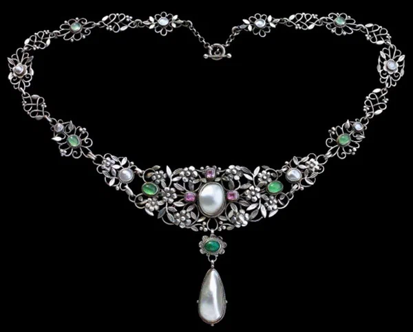 Silver necklace with silver pink tourmaline chrysoprase emerald and pearls Arthur Joseph Gaskin circa 1907.