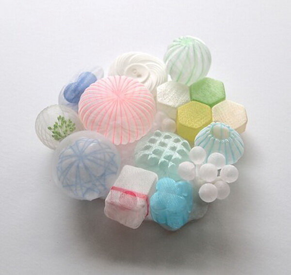 The brooch In White is now in the permanent collection of the Museum of Decorative Arts in Paris.