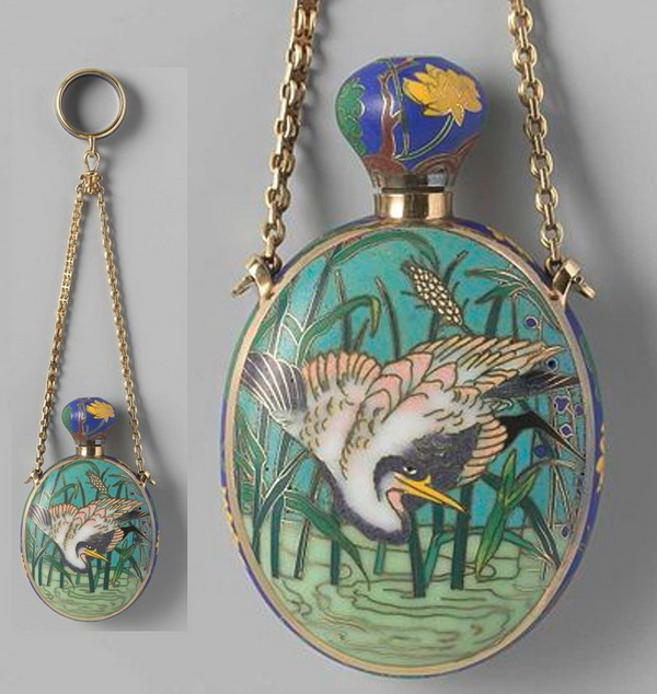Japanese gold pendant bottle decorated with enamel, Alexis Falis, 1867 1870, from the collection of the Rijksmuseum, Amsterdam. Japanese gold pendant bottle decorated with enamel, Alexis Falis, 1867 1870, from the collection of the Rijksmuseum, Amsterdam.