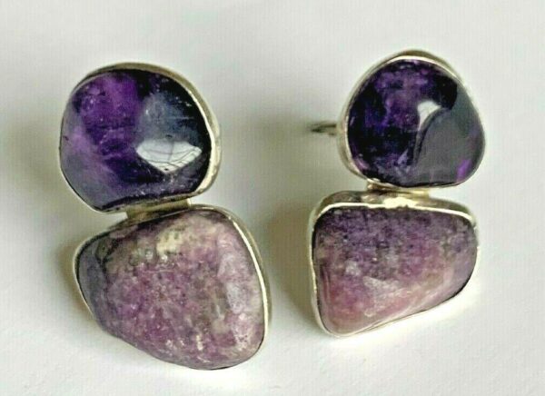 Earrings with amethysts.