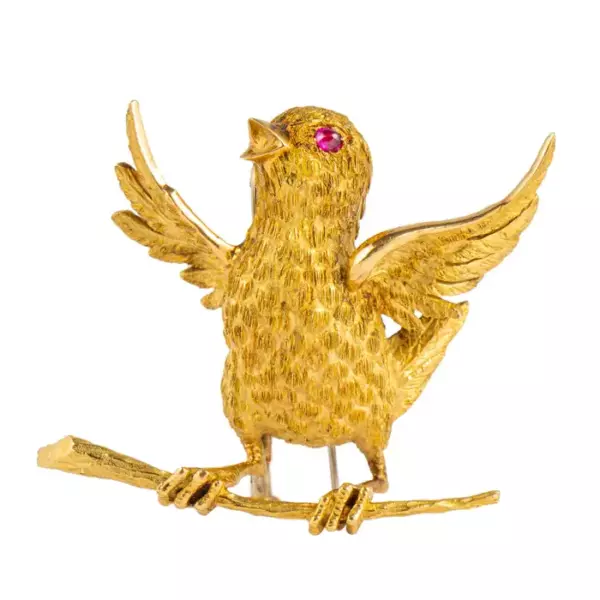 English 18k Gold Chirping Chick Brooch, Garrard & Company, 1970s. English 18k Gold Chirping Chick Brooch, Garrard & Company, 1970s.