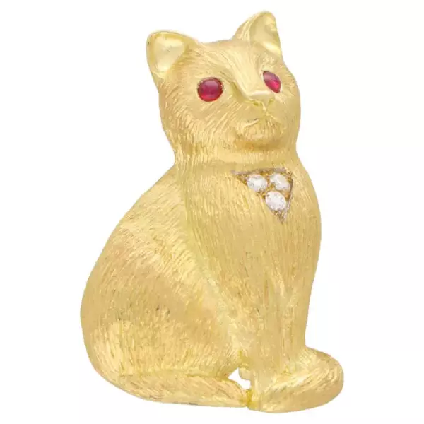 Ruby and Diamond Cat Pin Brooch Set in 18k Yellow Gold. Ruby and Diamond Cat Pin Brooch Set in 18k Yellow Gold.