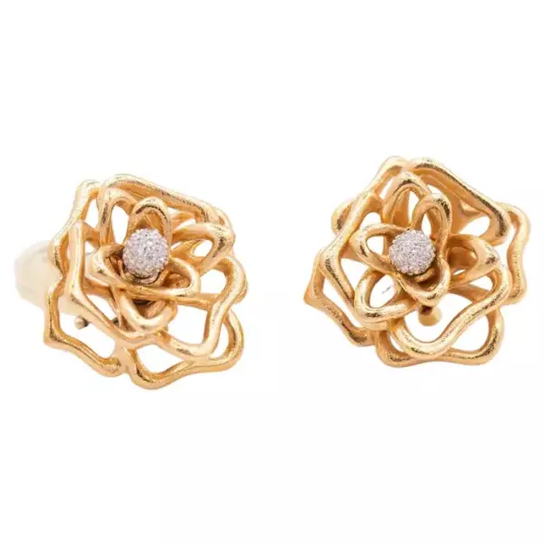 18kt Roberto Coin Rose Earrings.