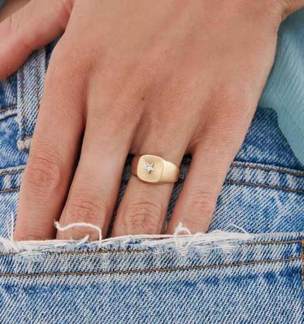 Anna Maccieri Rossi Ora ring in gold with diamonds.