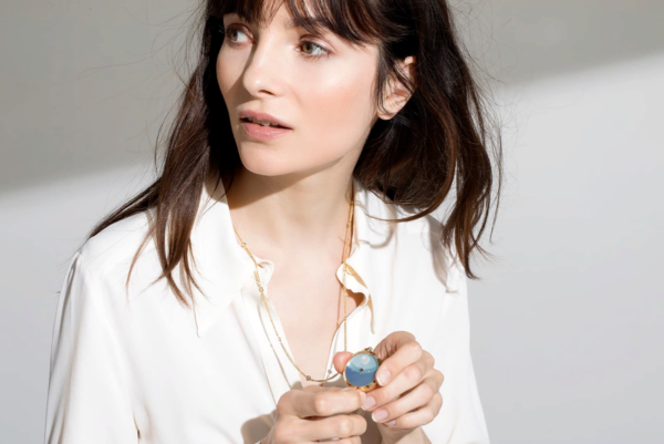 Anna Maccieri Rossi pendant from the 'Sunset Sunrise' collection in yellow gold with mother of pearl and diamonds.