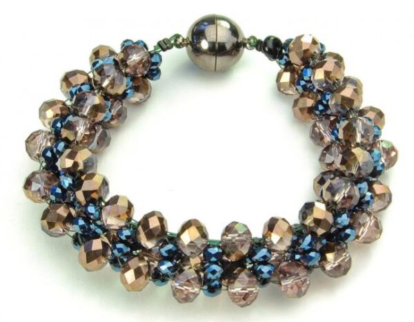 Bracelet made of transparent shiny beads.