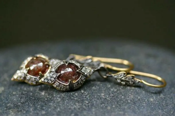 Earrings with chocolate quartz.