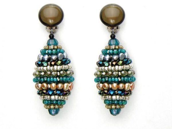 Gorgeous beaded earrings.