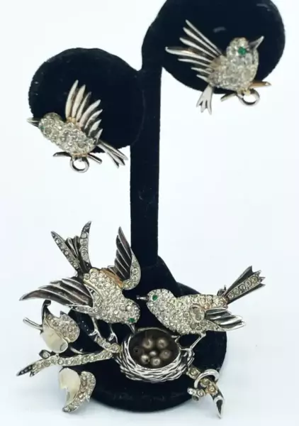 Lovebird brooch with matching bird earrings by SCHRAGER NY, Sterling, 1940s.