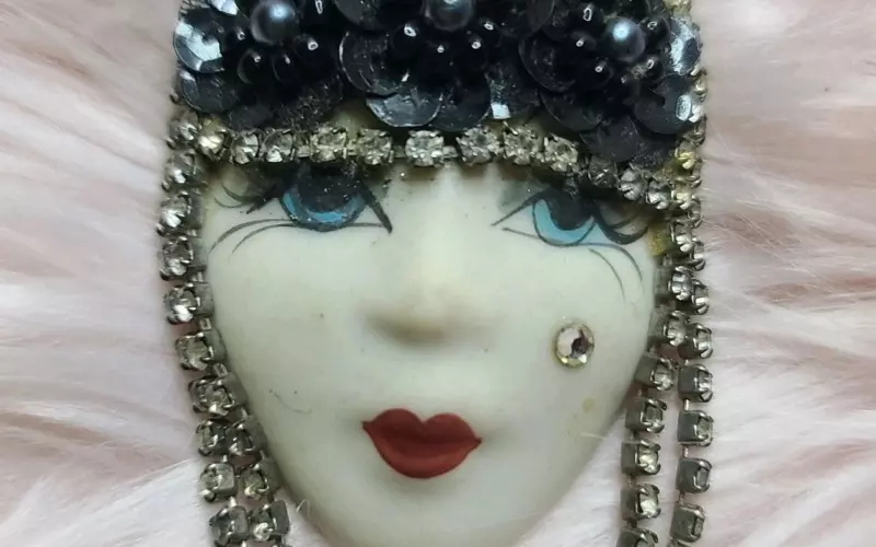 PORCELAIN FLAPPER girl Face VINTAGE Brooch 1970 2.5 Hand Paint Signed