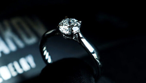 Plexus of Fate White Gold Ring with Diamond.