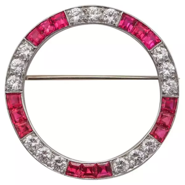 Raymond Yard 1935 Art Deco Brooch In Platinum With 4.82 Ctw Rubies Diamonds.
